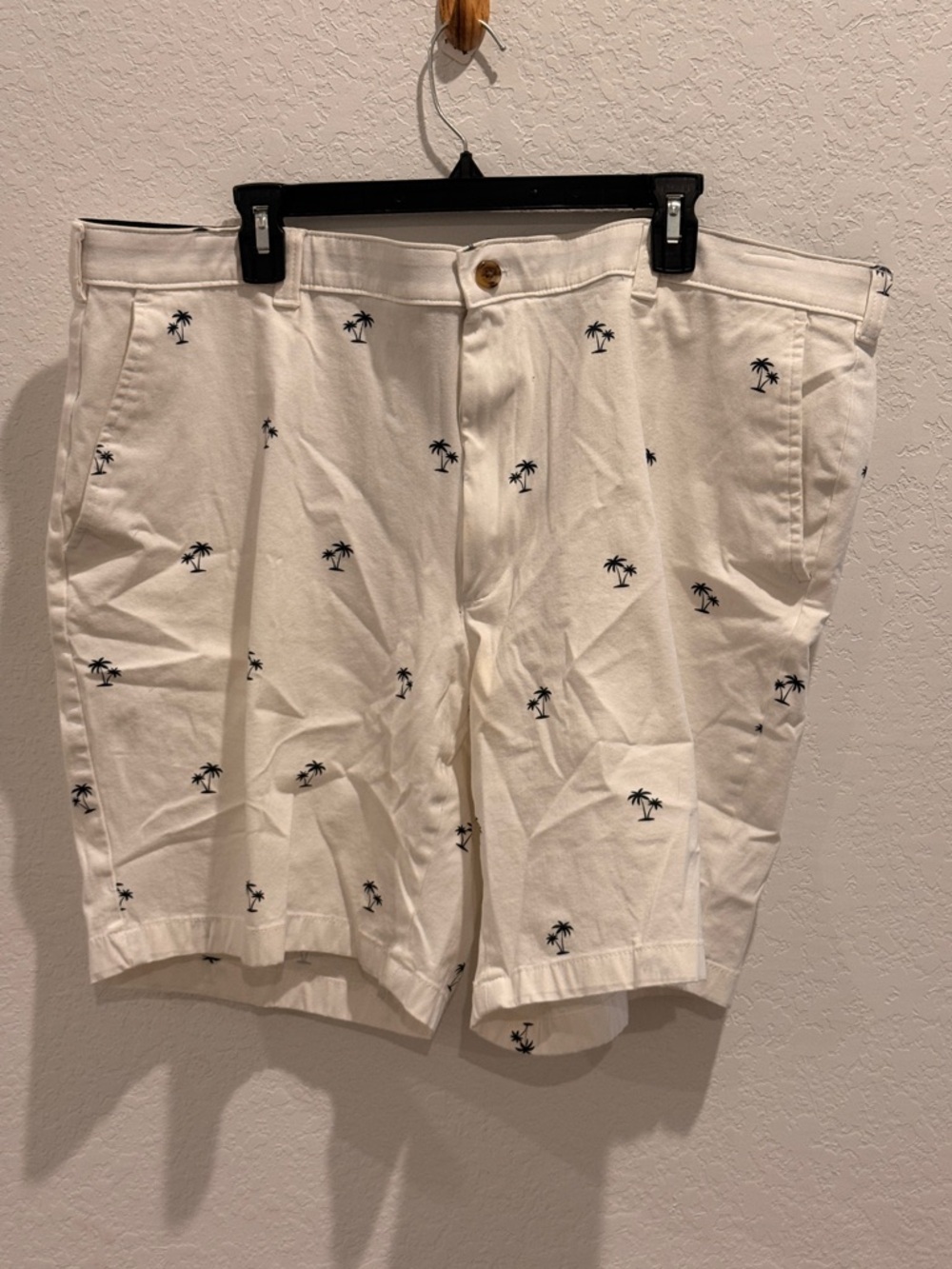 Club Room Cream Palm-Print Flat Front Shorts
